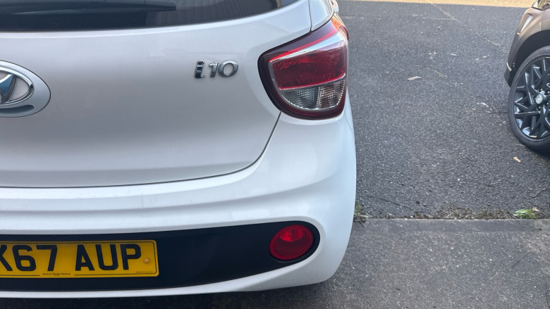 Hyundai i10 1.0 SE 5dr Petrol Hatchback